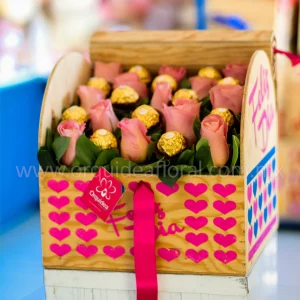 Baúl con Rosas & Ferreros 25 Piezas
