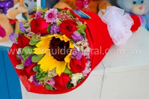 6 Rosas & 1 Girasol Premium