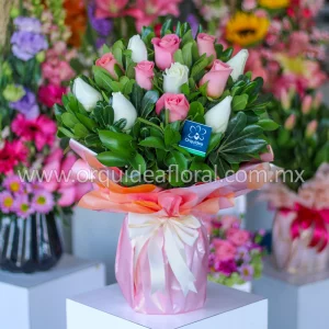 Jarrón 12 Rosas Pastel