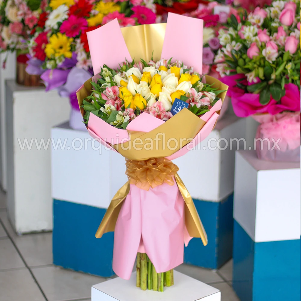 25 Rosas Amarillas & Blancas Deluxe