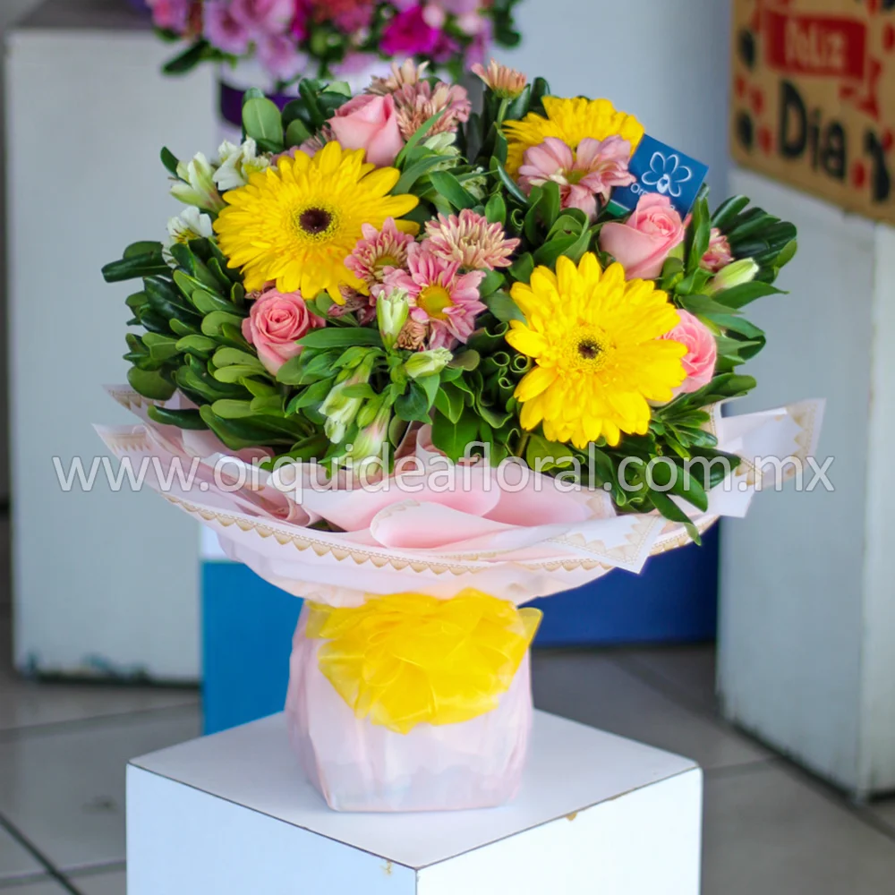3 Rosas Hermosas & 3 Gerberas Envueltas