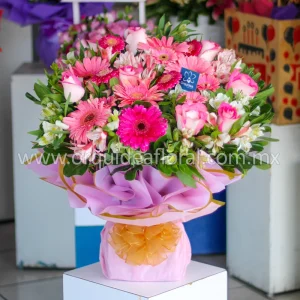 7 Rosas Candy & 7 Gerberas Envueltas