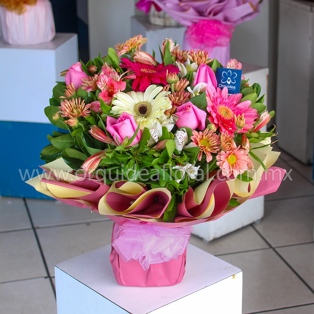 3 Rosas Fashion & 3 Gerberas Envueltas
